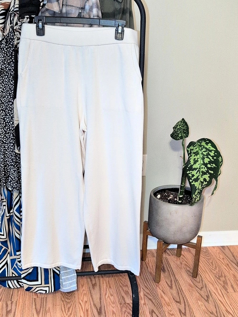 Banana Republic Wide Leg Cotton Blend Pants in Off White Size Medium